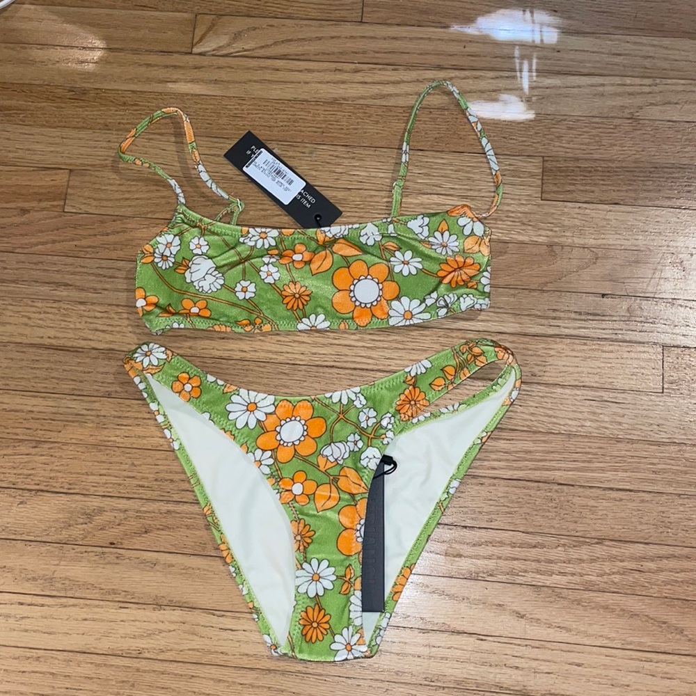 New with tags triangle swimwear bikini size extra small